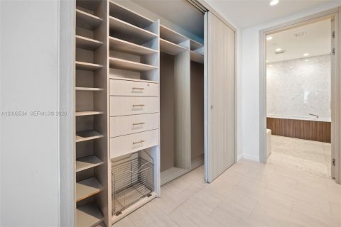 Купить кондоминиум в Майами, Флорида 3 спальни, 192.87м2, № 2071092 - фото 3