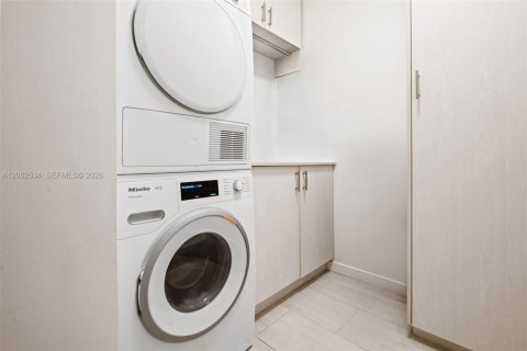 Купить кондоминиум в Майами, Флорида 3 спальни, 192.87м2, № 2071092 - фото 10
