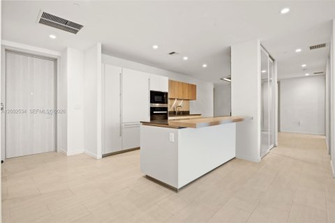 Купить кондоминиум в Майами, Флорида 3 спальни, 192.87м2, № 2071092 - фото 15