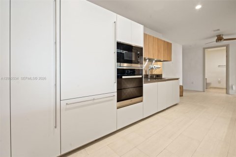 Купить кондоминиум в Майами, Флорида 3 спальни, 192.87м2, № 2071092 - фото 19