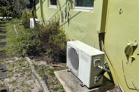 Casa en venta en Fort Lauderdale, Florida, 3 dormitorios, 105.91 m2 № 2049042 - foto 25