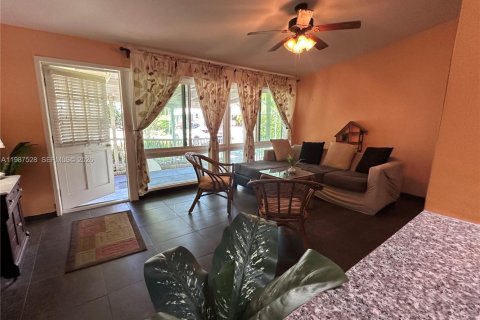Casa en venta en Fort Lauderdale, Florida, 3 dormitorios, 105.91 m2 № 2049042 - foto 19