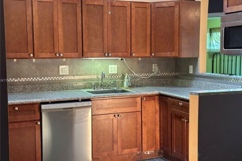 Casa en venta en Fort Lauderdale, Florida, 3 dormitorios, 105.91 m2 № 2049042 - foto 13