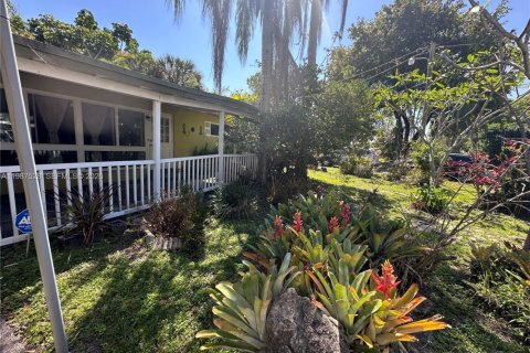 Casa en venta en Fort Lauderdale, Florida, 3 dormitorios, 105.91 m2 № 2049042 - foto 2