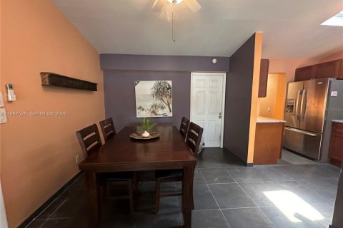 Casa en venta en Fort Lauderdale, Florida, 3 dormitorios, 105.91 m2 № 2049042 - foto 5