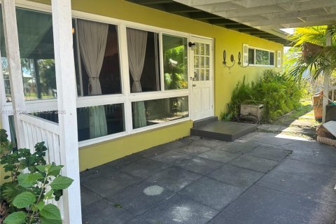 Casa en venta en Fort Lauderdale, Florida, 3 dormitorios, 105.91 m2 № 2049042 - foto 3