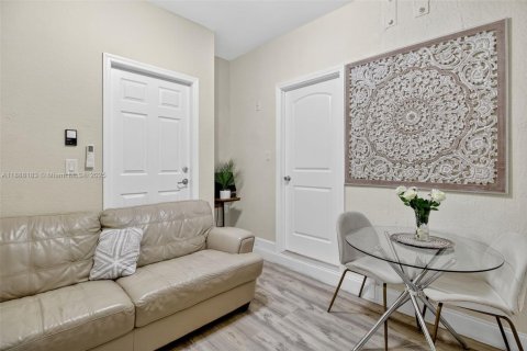 Снять в аренду виллу или дом в Хомстед, Флорида 4 спальни, 210.61м2, № 1942394 - фото 24