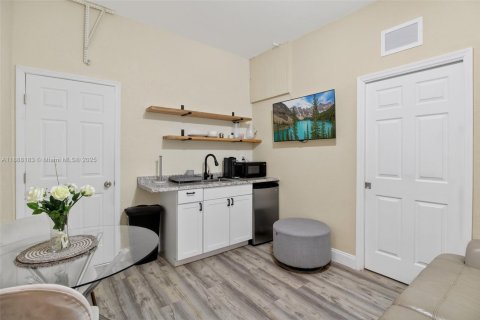 Снять в аренду виллу или дом в Хомстед, Флорида 4 спальни, 210.61м2, № 1942394 - фото 23