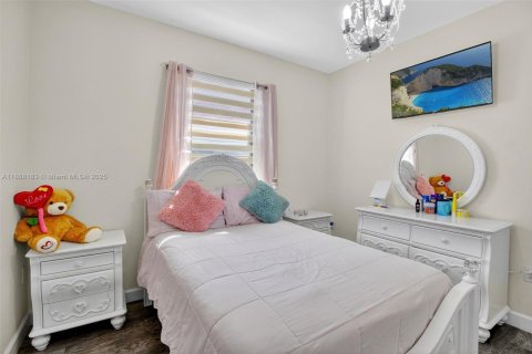 Снять в аренду виллу или дом в Хомстед, Флорида 4 спальни, 210.61м2, № 1942394 - фото 22