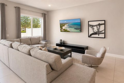 Condo in Four Corners, Florida, 4 bedrooms  № 2207321 - photo 6