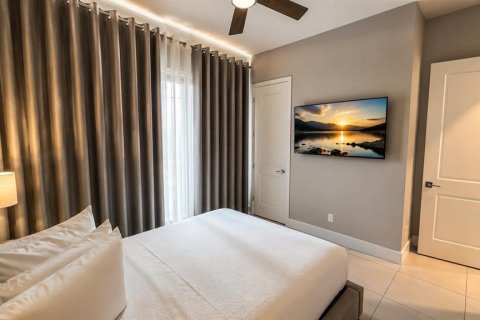 Condo in Four Corners, Florida, 4 bedrooms  № 2207321 - photo 20