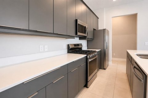 Condo in Four Corners, Florida, 4 bedrooms  № 2207321 - photo 11
