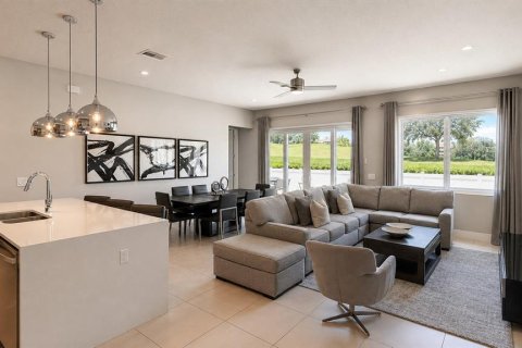 Condo in Four Corners, Florida, 4 bedrooms  № 2207321 - photo 8