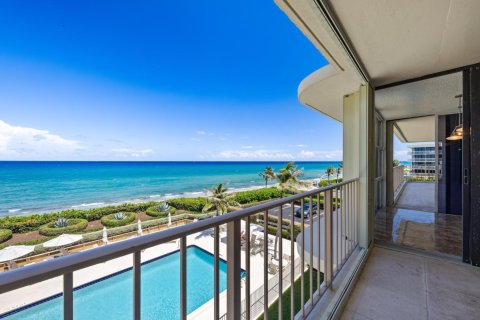 Copropriété à louer à Palm Beach, Floride: 2 chambres, 137.12 m2 № 1224500 - photo 1