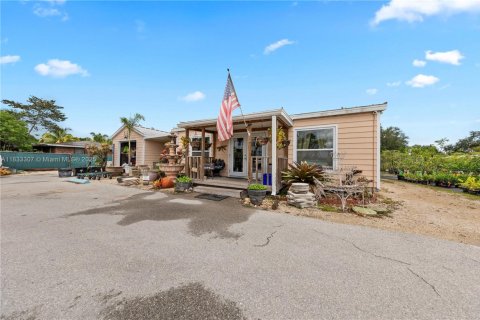 Commercial property in Homestead, Florida № 1827512 - photo 3
