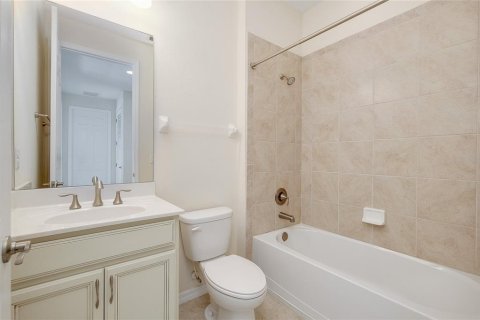 House in Venice, Florida 4 bedrooms, 225.01 sq.m. № 2356503 - photo 28