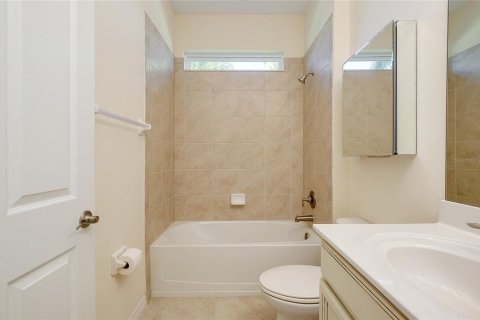 House in Venice, Florida 4 bedrooms, 225.01 sq.m. № 2356503 - photo 19