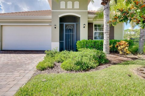 House in Venice, Florida 4 bedrooms, 225.01 sq.m. № 2356503 - photo 5