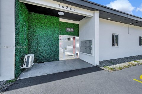Immobilier commercial à vendre à North Miami, Floride № 2079806 - photo 22