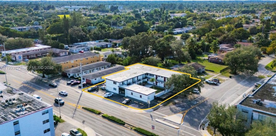 Immobilier commercial à North Miami, Floride № 2079806