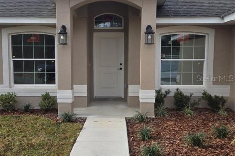 House in Inverness, Florida 3 bedrooms, 172.8 sq.m. № 2394098 - photo 3