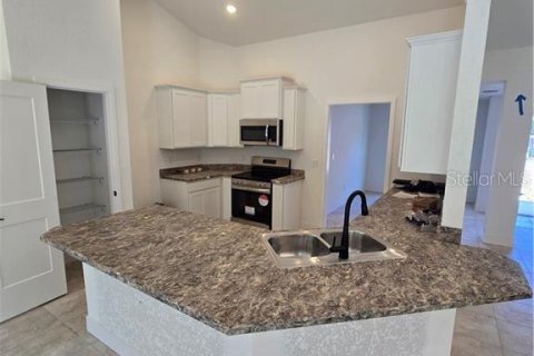 House in Inverness, Florida 3 bedrooms, 172.8 sq.m. № 2394098 - photo 10