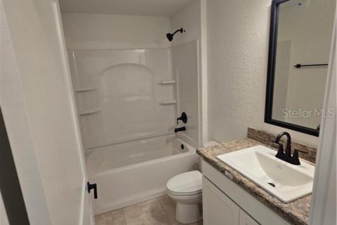 House in Inverness, Florida 3 bedrooms, 172.8 sq.m. № 2394098 - photo 7