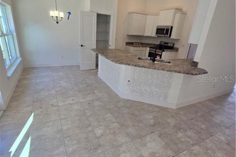 House in Inverness, Florida 3 bedrooms, 172.8 sq.m. № 2394098 - photo 9
