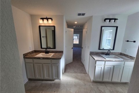 House in Inverness, Florida 3 bedrooms, 172.8 sq.m. № 2394098 - photo 16