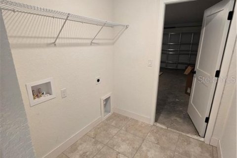 House in Inverness, Florida 3 bedrooms, 172.8 sq.m. № 2394098 - photo 5