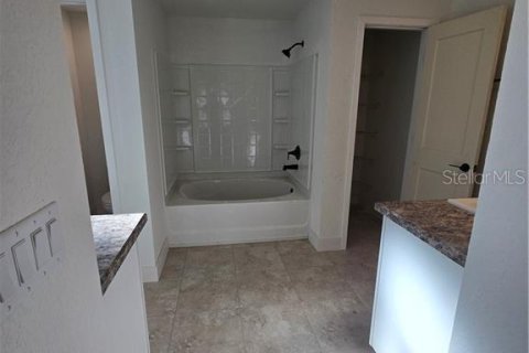 House in Inverness, Florida 3 bedrooms, 172.8 sq.m. № 2394098 - photo 17