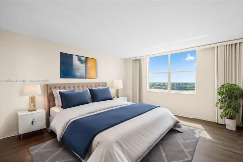 Condominio en alquiler en Hallandale Beach, Florida, 1 dormitorio, 120.77 m2 № 1877633 - foto 5