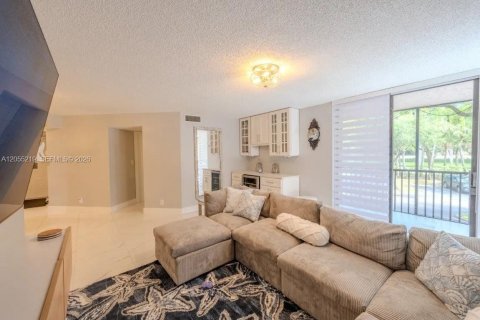 Copropriété à louer à Plantation, Floride: 3 chambres, 102.19 m2 № 2245937 - photo 2