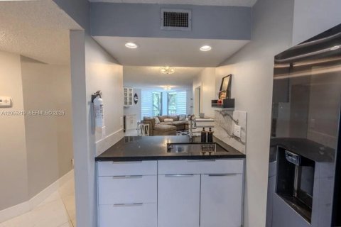 Copropriété à louer à Plantation, Floride: 3 chambres, 102.19 m2 № 2245937 - photo 9