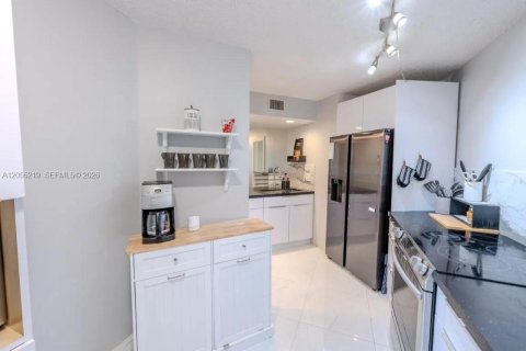 Copropriété à louer à Plantation, Floride: 3 chambres, 102.19 m2 № 2245937 - photo 10