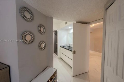Copropriété à louer à Plantation, Floride: 3 chambres, 102.19 m2 № 2245937 - photo 13