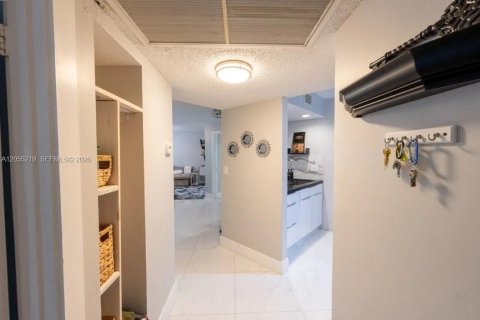 Copropriété à louer à Plantation, Floride: 3 chambres, 102.19 m2 № 2245937 - photo 6