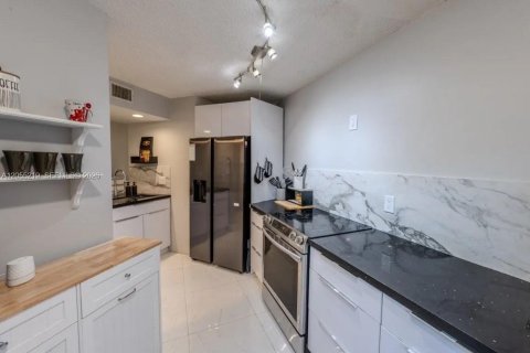 Copropriété à louer à Plantation, Floride: 3 chambres, 102.19 m2 № 2245937 - photo 7