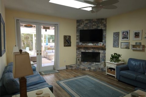 Casa en venta en Palm Harbor, Florida, 3 dormitorios, 172.05 m2 № 1527882 - foto 4