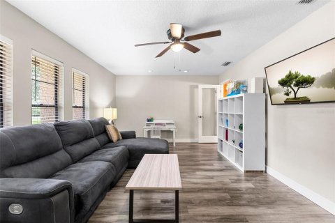 Casa en venta en Land O' Lakes, Florida, 3 dormitorios, 173.54 m2 № 1845213 - foto 13
