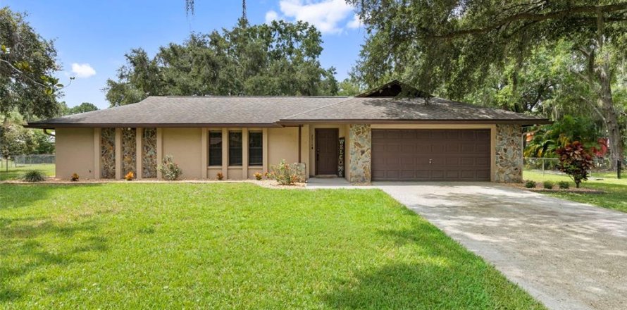 Casa en Land O' Lakes, Florida 3 dormitorios, 173.54 m2 № 1845213