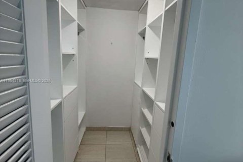 Condominio en alquiler en Miami Beach, Florida, 2 dormitorios, 116.87 m2 № 2009105 - foto 9