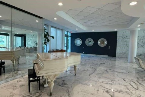 Condominio en alquiler en Miami Beach, Florida, 2 dormitorios, 116.87 m2 № 2009105 - foto 27