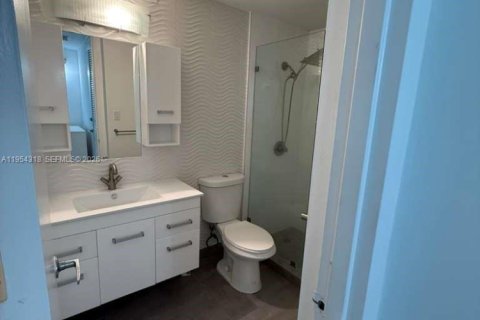Condominio en alquiler en Miami Beach, Florida, 2 dormitorios, 116.87 m2 № 2009105 - foto 10