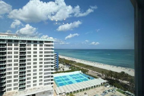 Condominio en alquiler en Miami Beach, Florida, 2 dormitorios, 116.87 m2 № 2009105 - foto 3