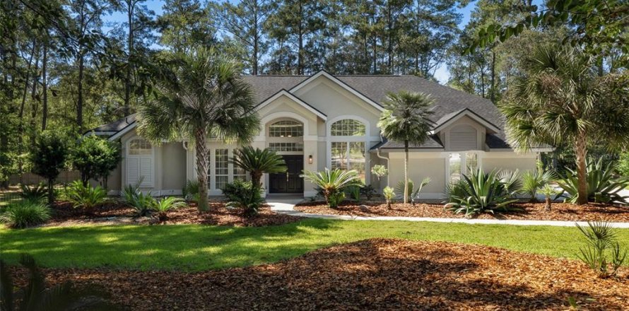 House in Gainesville, Florida 4 bedrooms, 286.98 sq.m. № 2418670