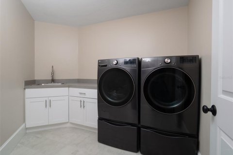 House in Gainesville, Florida 4 bedrooms, 286.98 sq.m. № 2418670 - photo 27