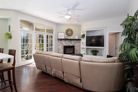 House in Gainesville, Florida 4 bedrooms, 286.98 sq.m. № 2418670 - photo 15