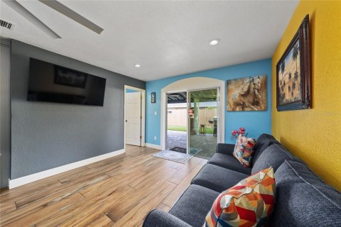 Casa en venta en Kissimmee, Florida, 3 dormitorios, 123.56 m2 № 2205967 - foto 9