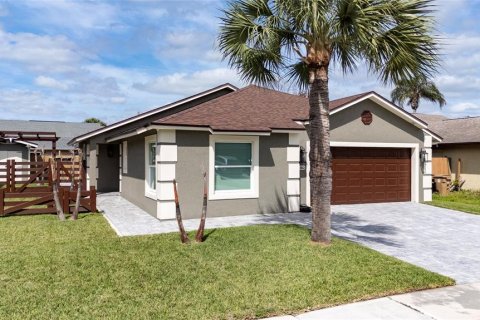 Casa en venta en Kissimmee, Florida, 3 dormitorios, 123.56 m2 № 2205967 - foto 4